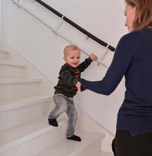 Mit dem Mippaa Treppen-Trainer #moneymom_de können Sie die Treppe selbst betreten.